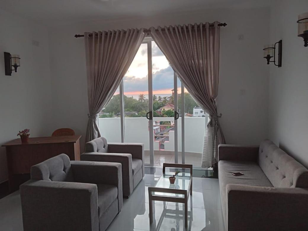 Para Inn Residence Dehiwala-Mount Lavinia Eksteriør billede